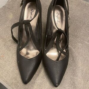 Qupid Black Textured Heels